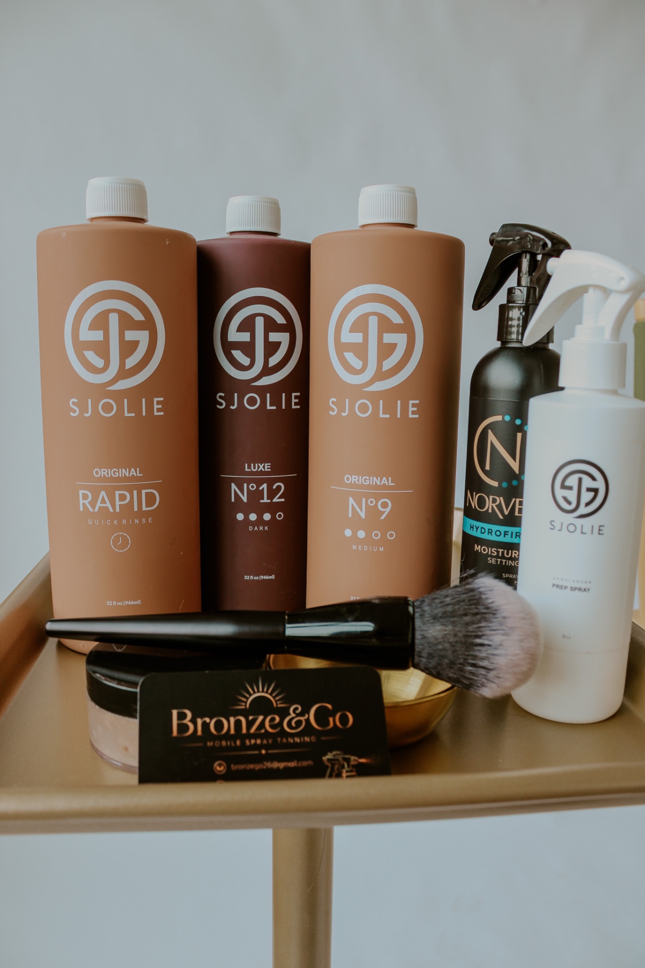 Full Bronze & Go mobile tanning kit with card